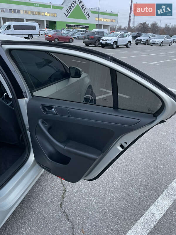 Седан Volkswagen Jetta 2011 в Києві фото 25 Седан Volkswagen Jetta 2011 в Києві