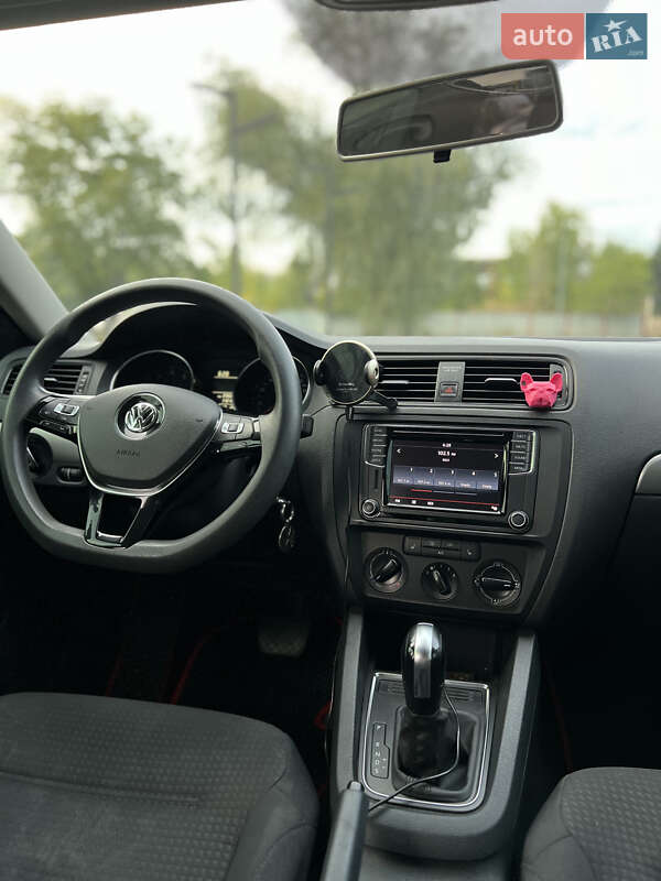 Седан Volkswagen Jetta 2016 в Нетешине