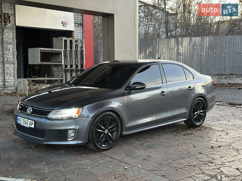 Седан Volkswagen Jetta 2011 в Днепре