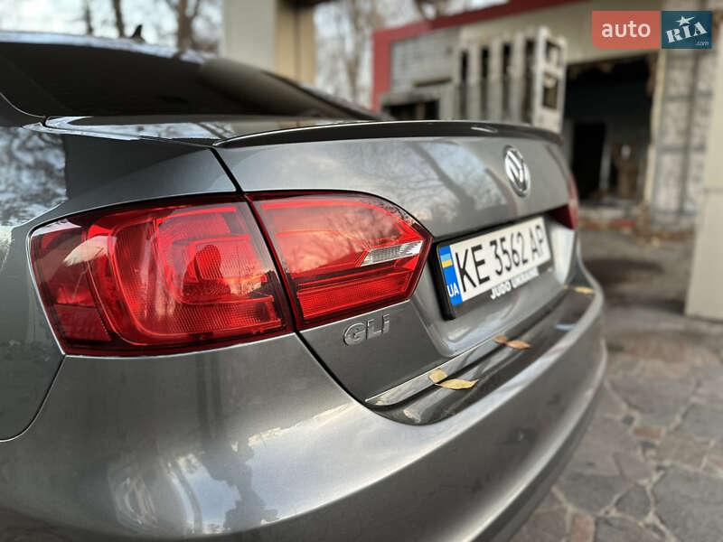 Седан Volkswagen Jetta 2011 в Днепре