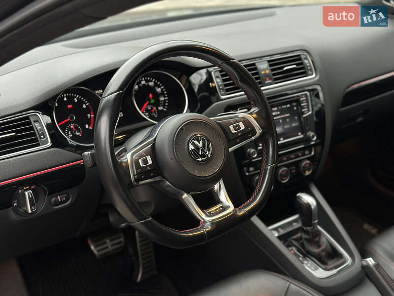 Седан Volkswagen Jetta 2017 в Києві