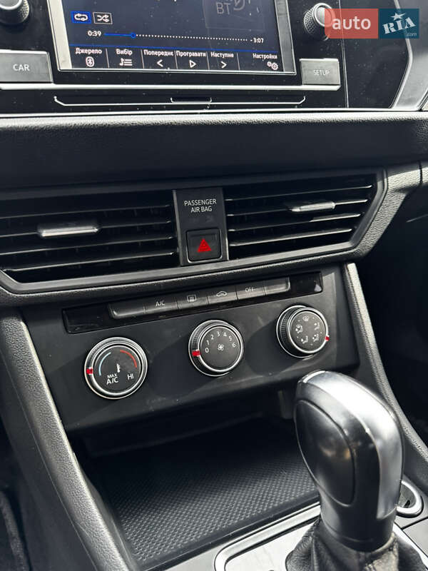 Седан Volkswagen Jetta 2019 в Львові фото 14 Седан Volkswagen Jetta 2019 в Львові