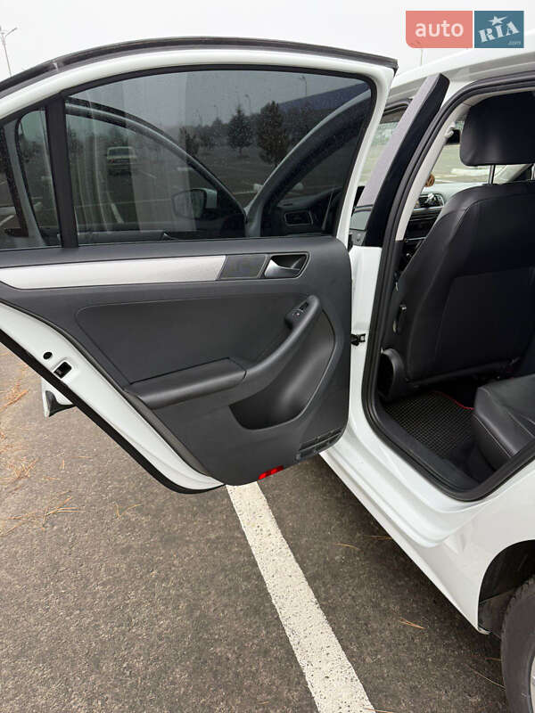 Седан Volkswagen Jetta 2015 в Одессе