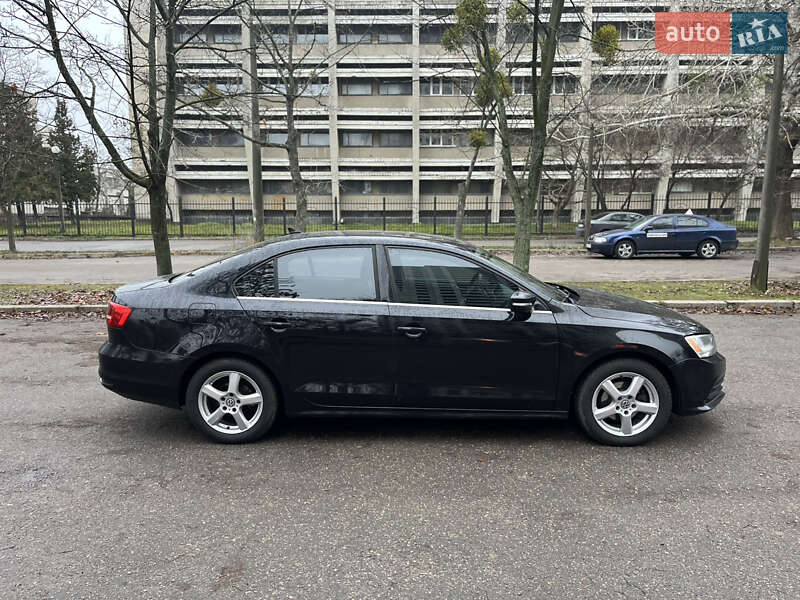 Седан Volkswagen Jetta 2014 в Киеве