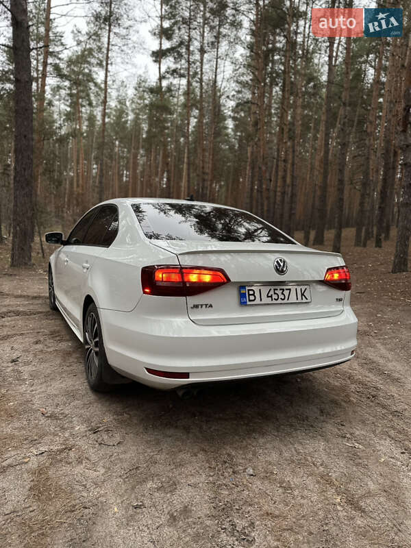 Седан Volkswagen Jetta 2016 в Полтаві