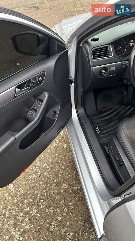 Седан Volkswagen Jetta 2014 в Житомирі фото 12 Седан Volkswagen Jetta 2014 в Житомирі