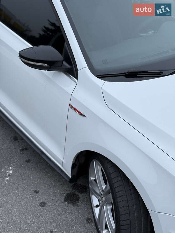 Седан Volkswagen Jetta 2016 в Запоріжжі фото 27 Седан Volkswagen Jetta 2016 в Запоріжжі