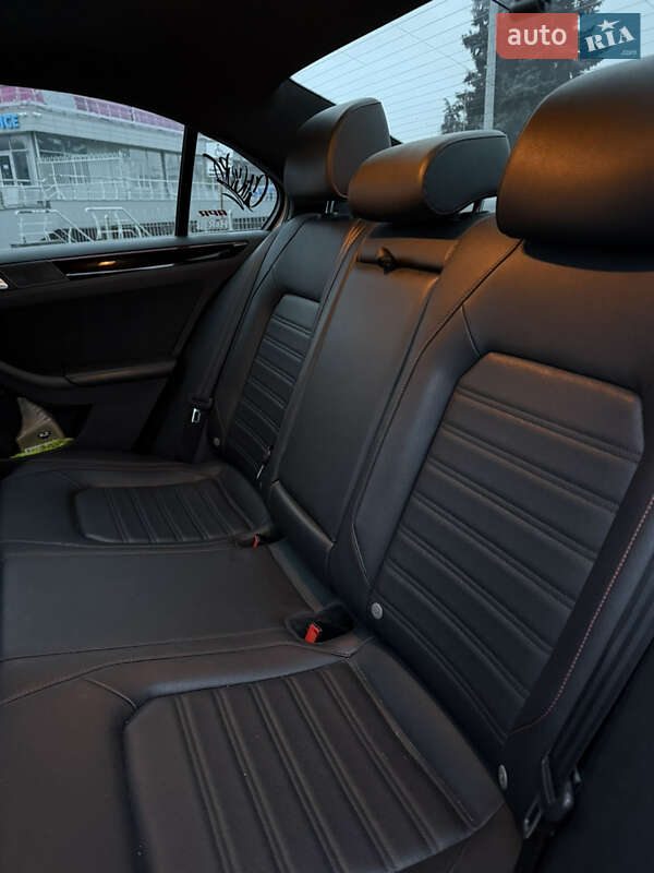 Седан Volkswagen Jetta 2016 в Запоріжжі фото 36 Седан Volkswagen Jetta 2016 в Запоріжжі