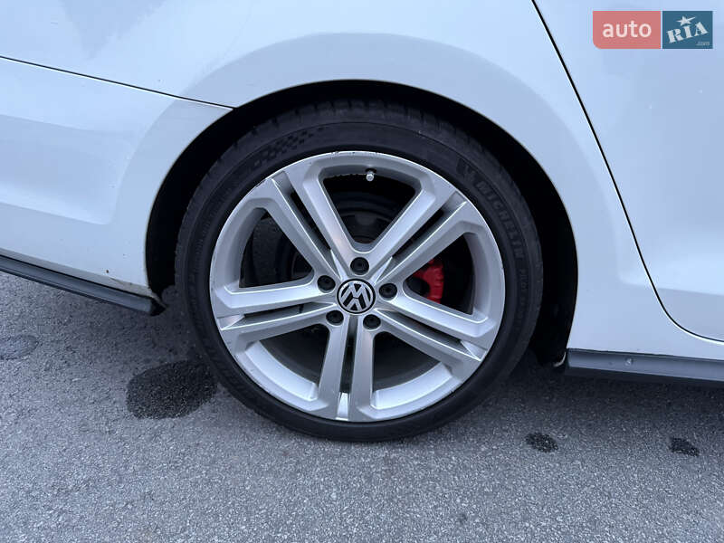 Седан Volkswagen Jetta 2016 в Запоріжжі фото 40 Седан Volkswagen Jetta 2016 в Запоріжжі