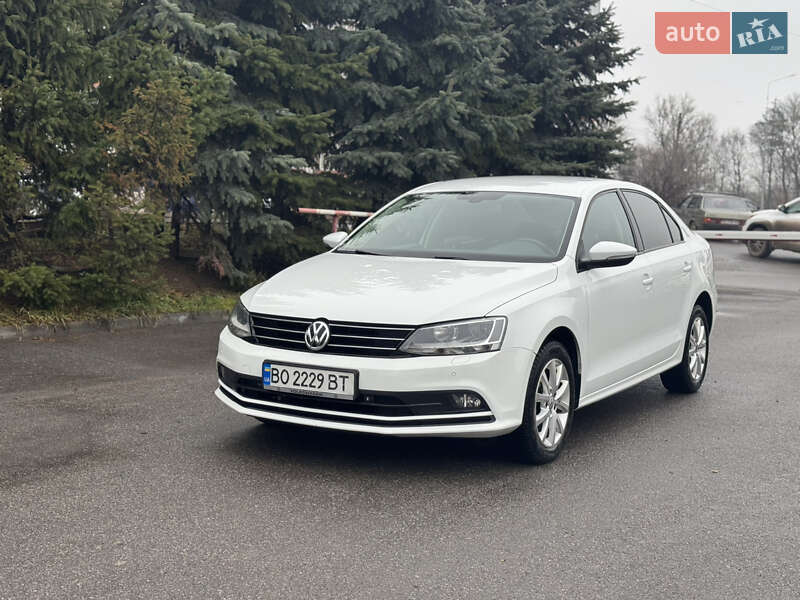 Седан Volkswagen Jetta 2015 в Тернополі фото Седан Volkswagen Jetta 2015 в Тернополі