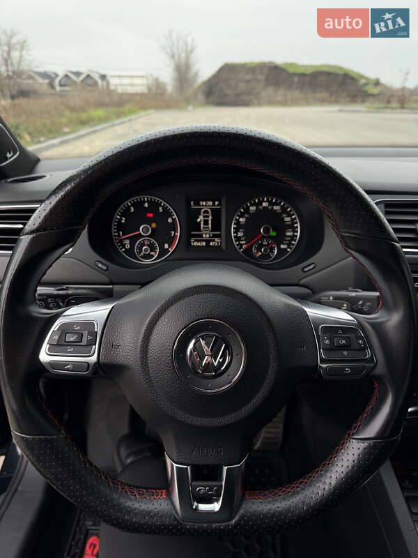Седан Volkswagen Jetta 2014 в Днепре