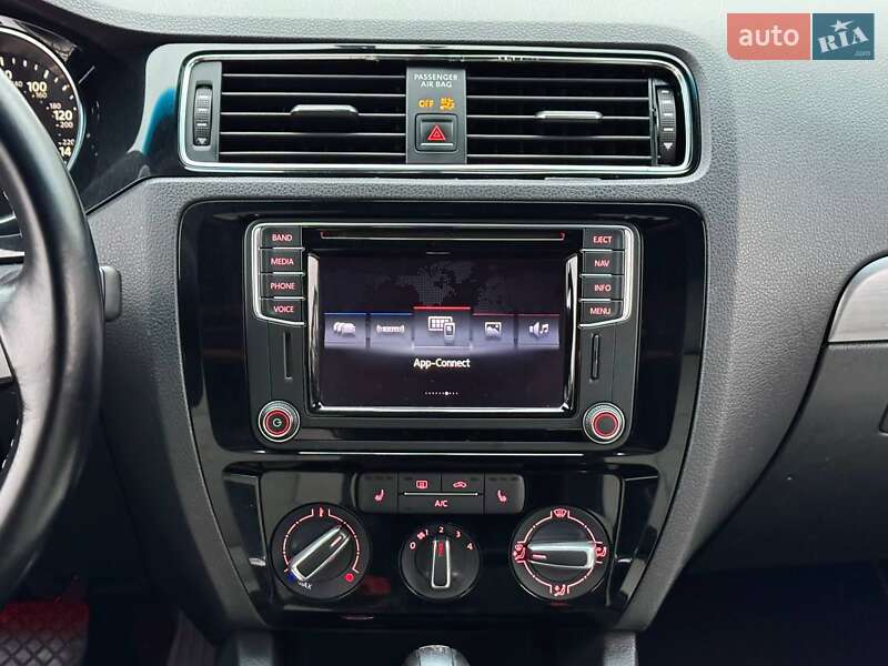 Седан Volkswagen Jetta 2016 в Києві