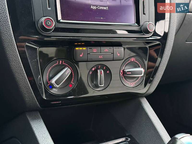 Седан Volkswagen Jetta 2016 в Києві