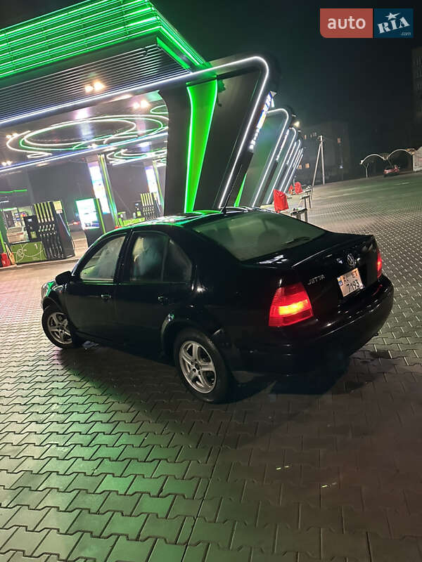 Седан Volkswagen Jetta 2002 в Луцьку