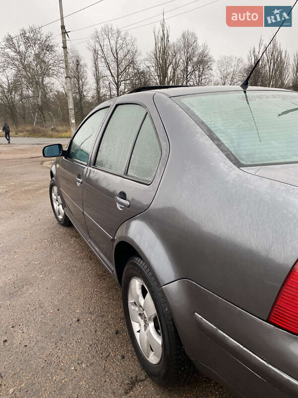 Седан Volkswagen Jetta 2003 в Чернігові