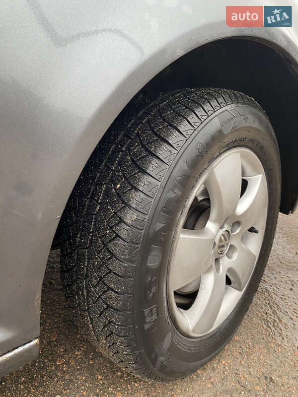 Седан Volkswagen Jetta 2003 в Чернігові