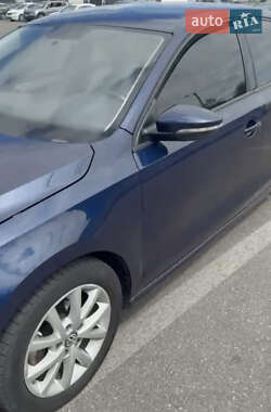 Седан Volkswagen Jetta 2010 в Харкові