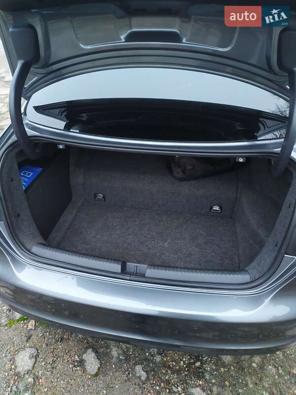 Седан Volkswagen Jetta 2013 в Тараще фото 42 Седан Volkswagen Jetta 2013 в Тараще