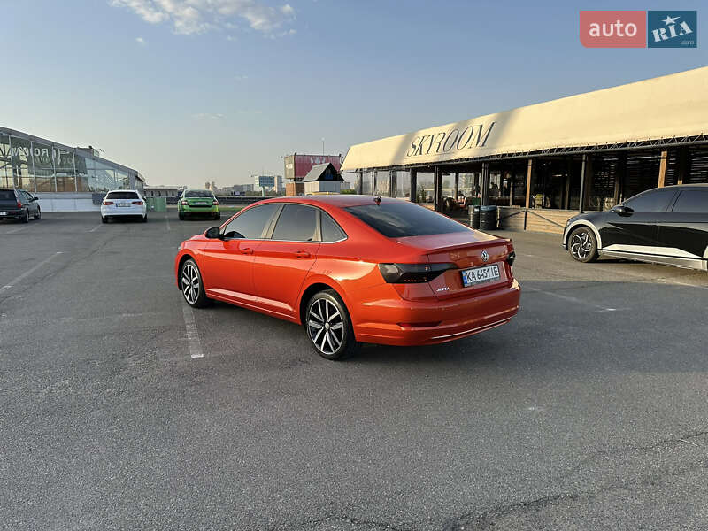 Седан Volkswagen Jetta 2019 в Киеве