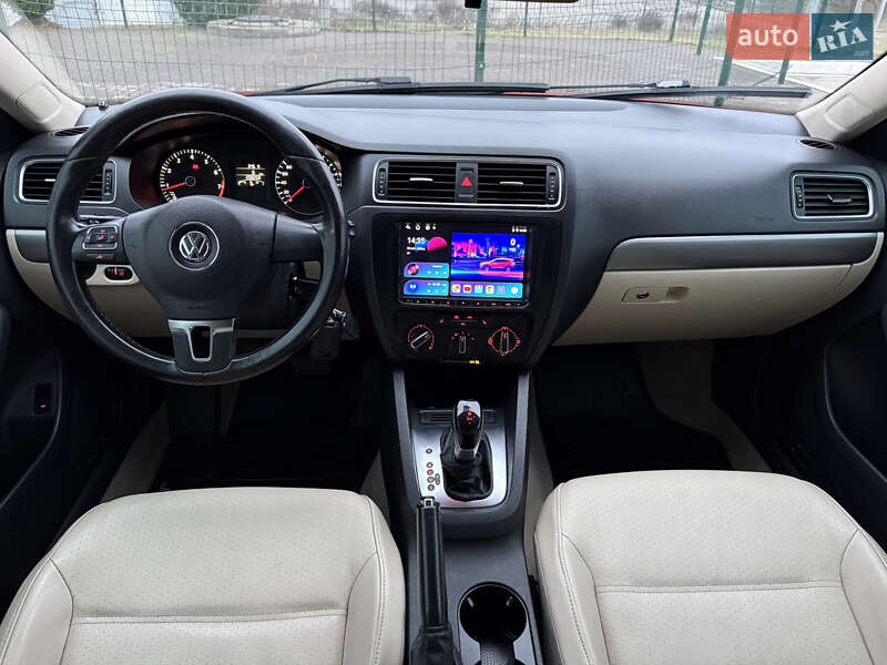 Седан Volkswagen Jetta 2013 в Киеве фото 21 Седан Volkswagen Jetta 2013 в Киеве