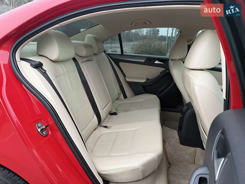 Седан Volkswagen Jetta 2013 в Киеве фото 40 Седан Volkswagen Jetta 2013 в Киеве