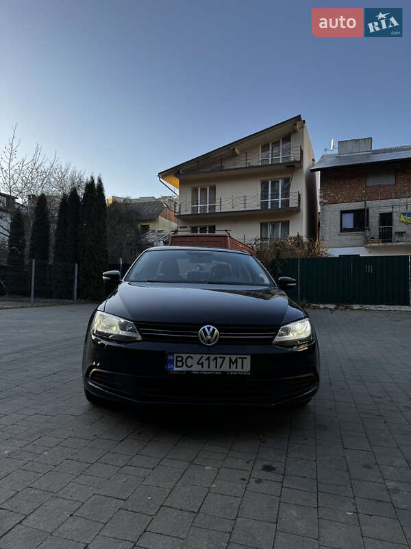 Седан Volkswagen Jetta 2014 в Львове