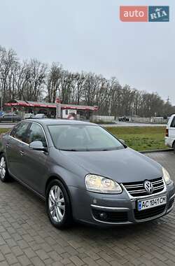 Седан Volkswagen Jetta 2008 в Луцьку
