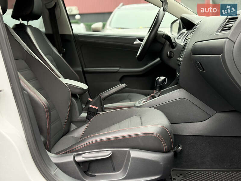 Седан Volkswagen Jetta 2015 в Киеве фото 13 Седан Volkswagen Jetta 2015 в Киеве