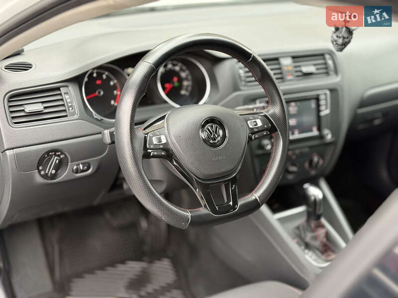 Седан Volkswagen Jetta 2015 в Киеве фото 27 Седан Volkswagen Jetta 2015 в Киеве