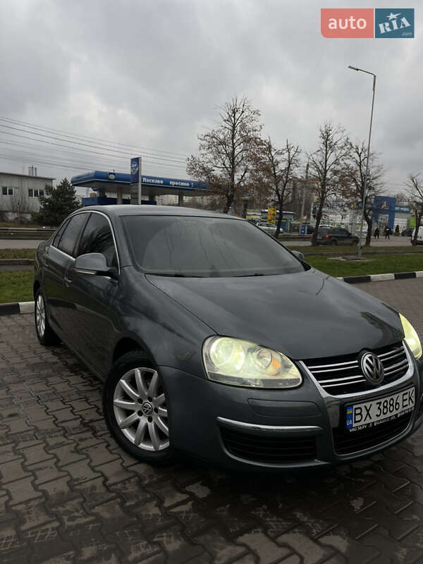 Седан Volkswagen Jetta 2010 в Хмельницькому