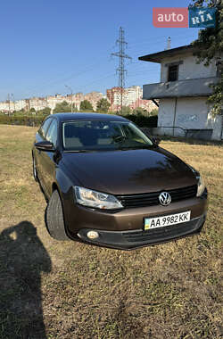 Седан Volkswagen Jetta 2013 в Києві