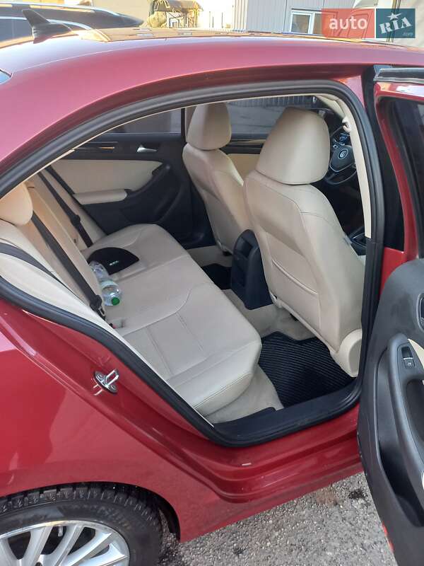 Седан Volkswagen Jetta 2016 в Кропивницькому