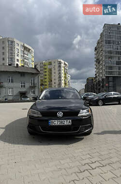 Седан Volkswagen Jetta 2014 в Львові