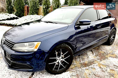 Седан Volkswagen Jetta 2014 в Дніпрі