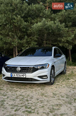 Седан Volkswagen Jetta 2018 в Киеве