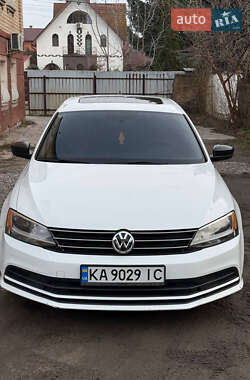 Седан Volkswagen Jetta 2016 в Киеве
