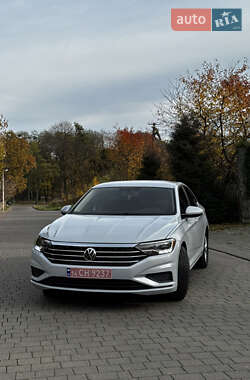 Седан Volkswagen Jetta 2019 в Львові