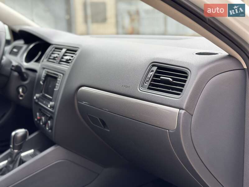 Седан Volkswagen Jetta 2016 в Одессе