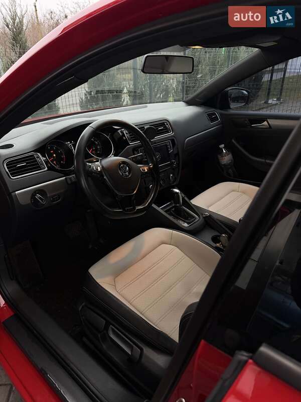 Седан Volkswagen Jetta 2016 в Полтаві