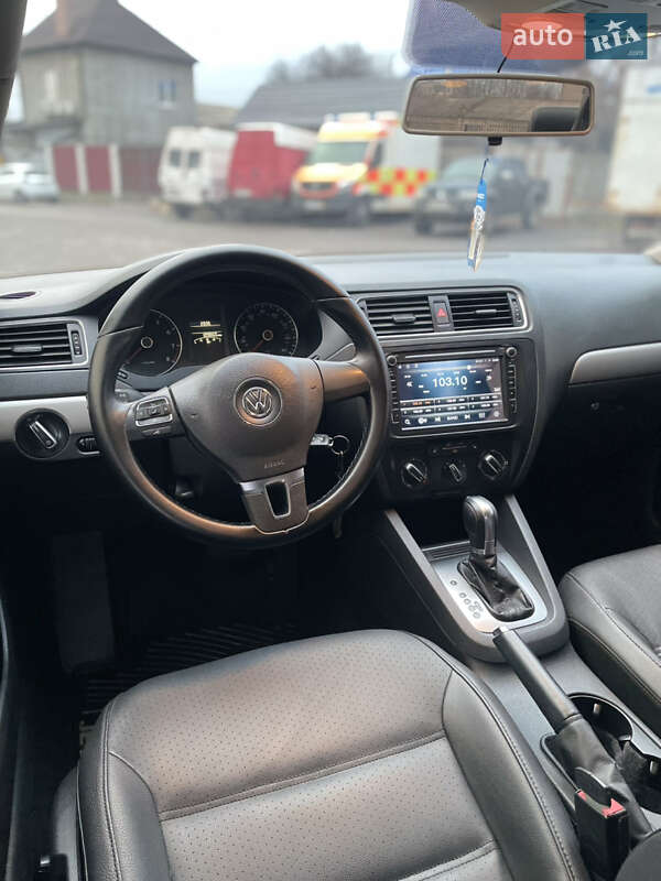 Седан Volkswagen Jetta 2014 в Запоріжжі