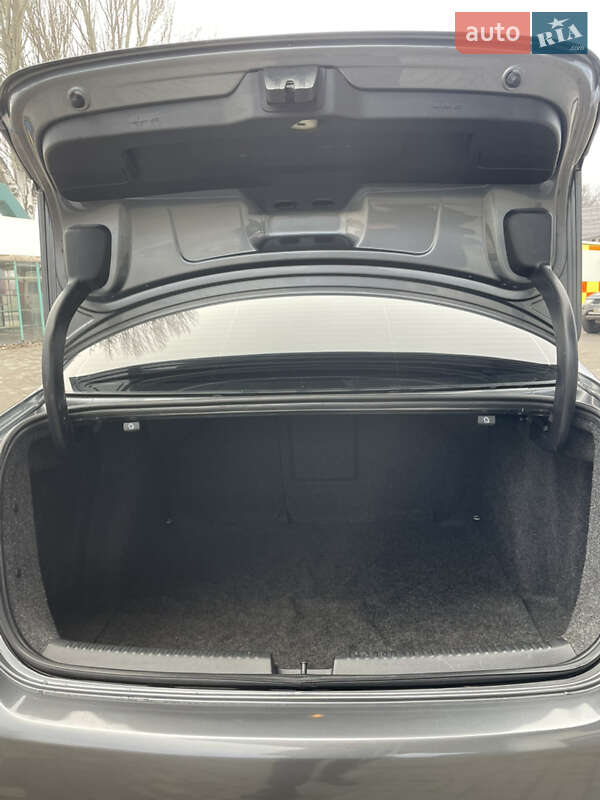 Седан Volkswagen Jetta 2014 в Запоріжжі