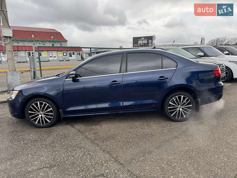 Седан Volkswagen Jetta 2012 в Києві