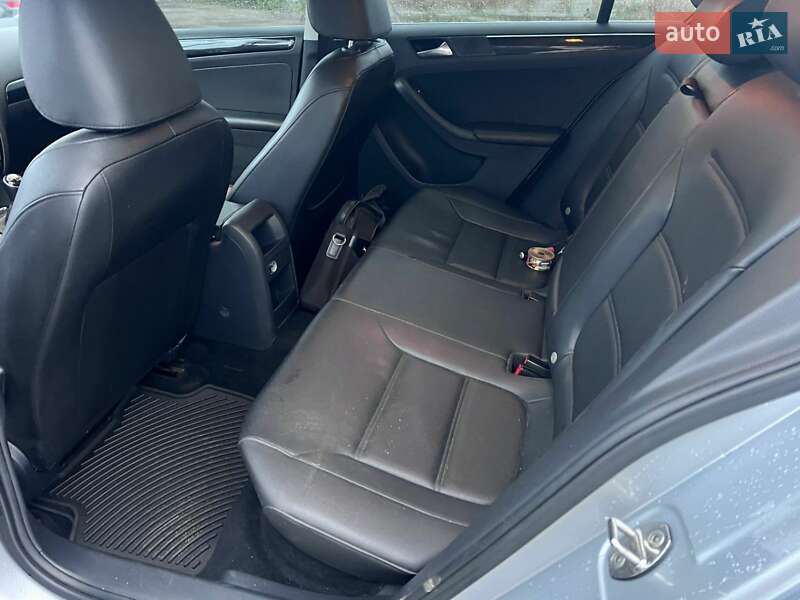 Седан Volkswagen Jetta 2015 в Николаеве фото 13 Седан Volkswagen Jetta 2015 в Николаеве