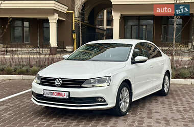 Седан Volkswagen Jetta 2016 в Киеве