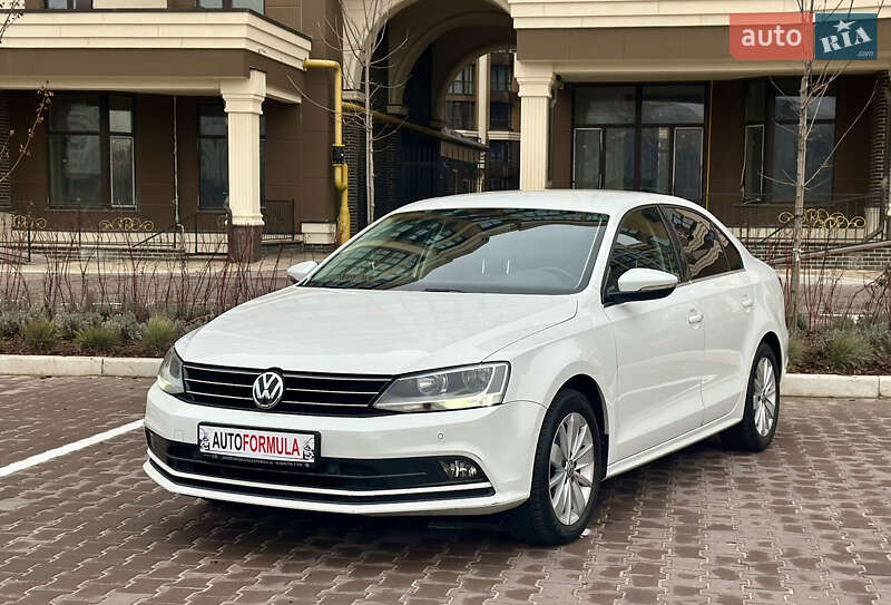 Седан Volkswagen Jetta 2016 в Киеве