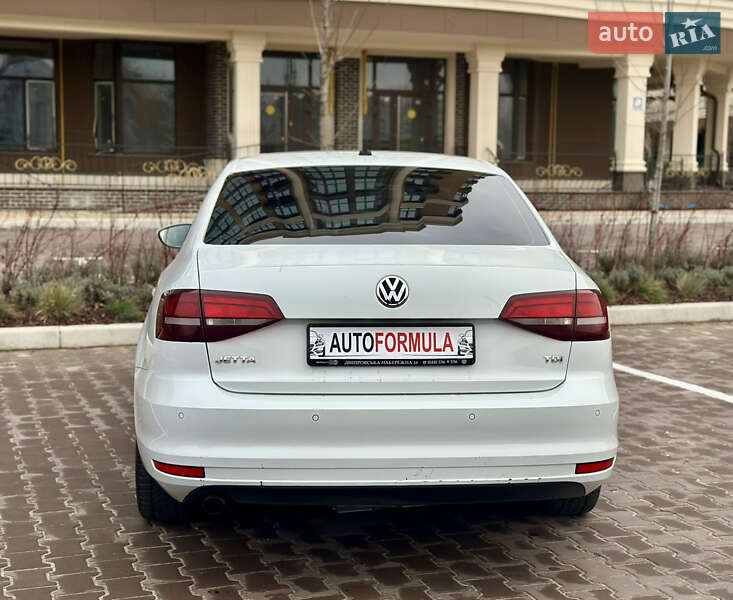 Седан Volkswagen Jetta 2016 в Киеве