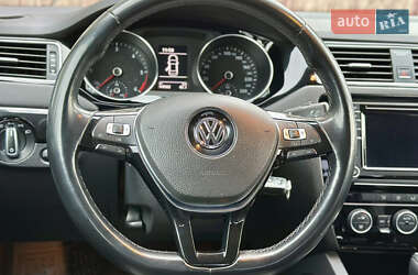 Седан Volkswagen Jetta 2016 в Киеве