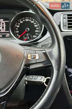 Седан Volkswagen Jetta 2016 в Киеве