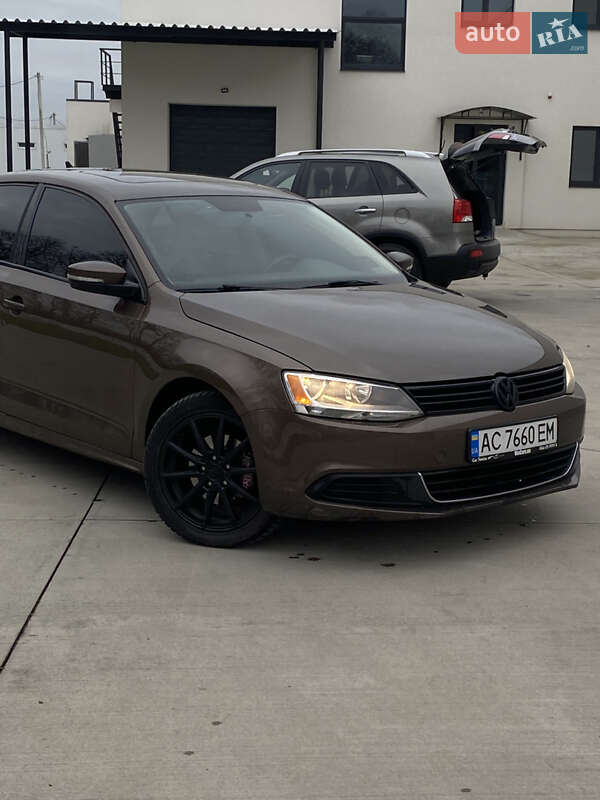 Седан Volkswagen Jetta 2013 в Луцьку