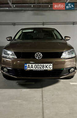 Седан Volkswagen Jetta 2013 в Киеве